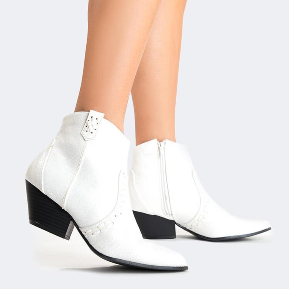 Qupid Western Ankle Bootie🤍